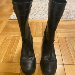 ***SOLD***Tods boots!